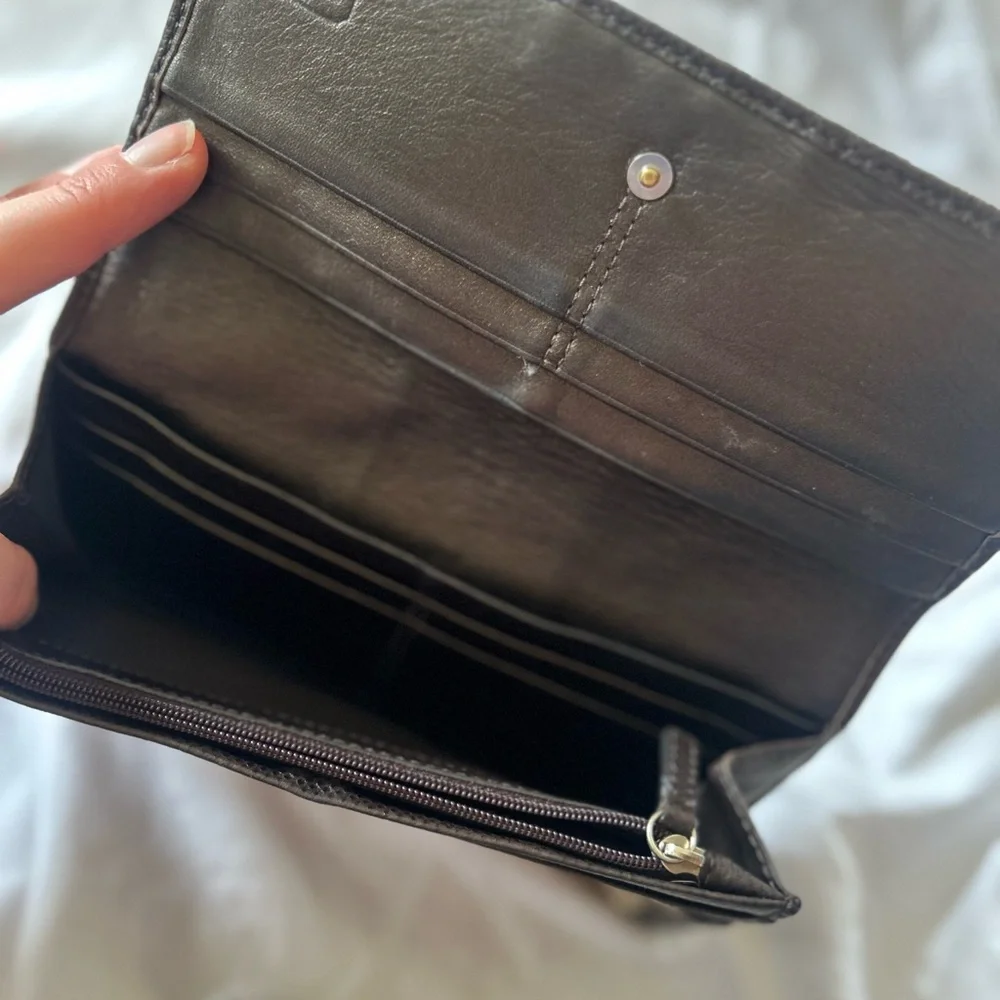 Coach Signature Canvas Wallet - Picture 9 of 12